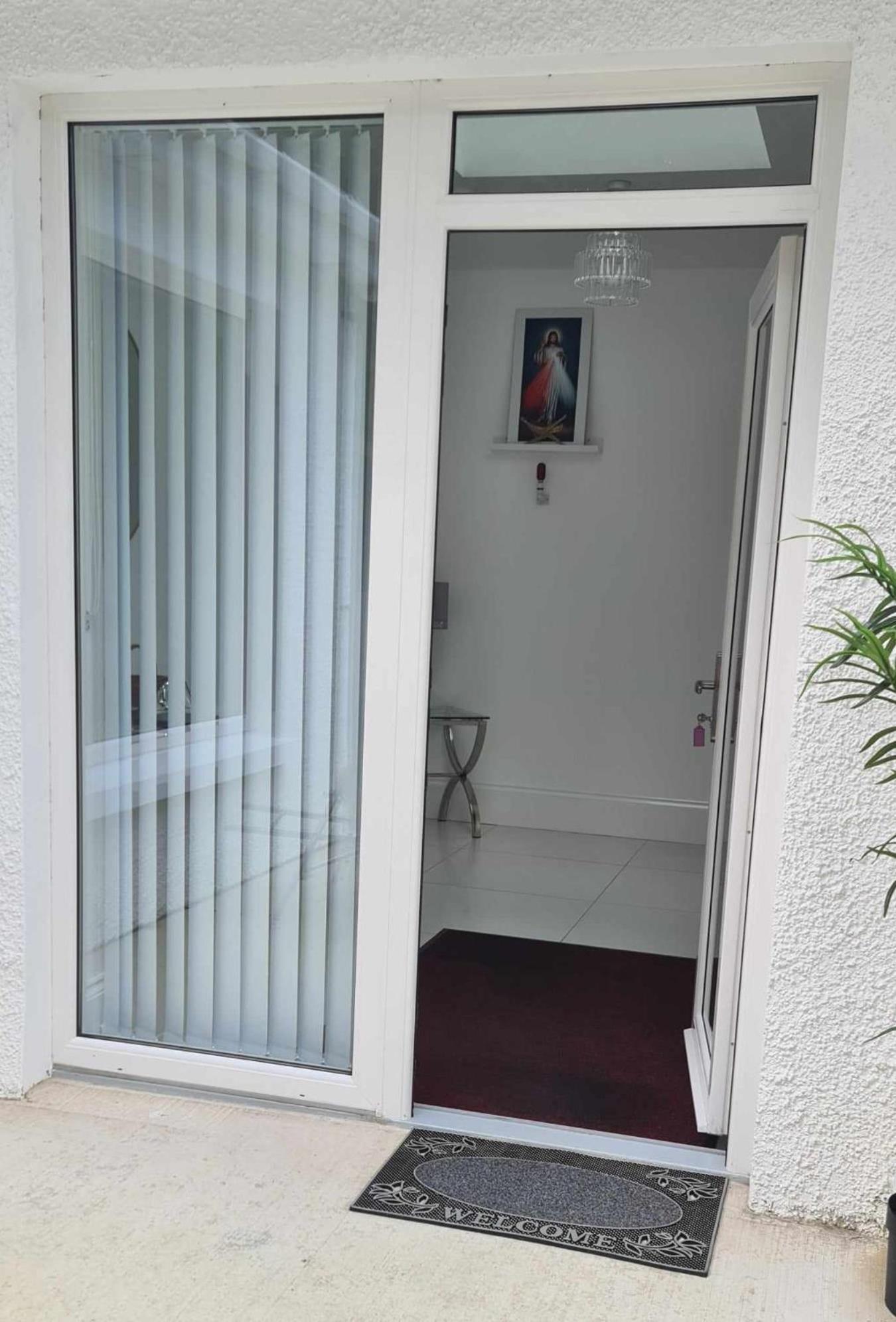 Annie'S House With Thermal Health Spa Moville Exteriör bild